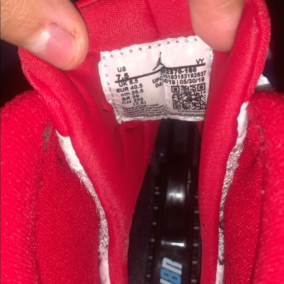 Retro 9 red gym - Picture 4 of 4